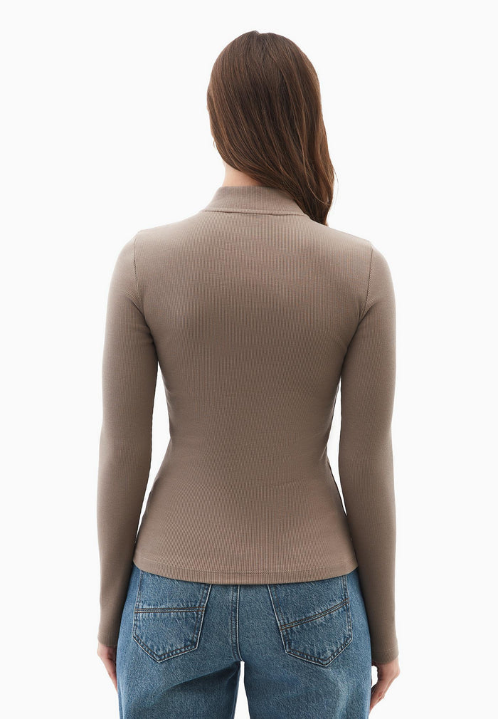 High Neck T-Shirt With Zipper Detail - DESERT TAUPE