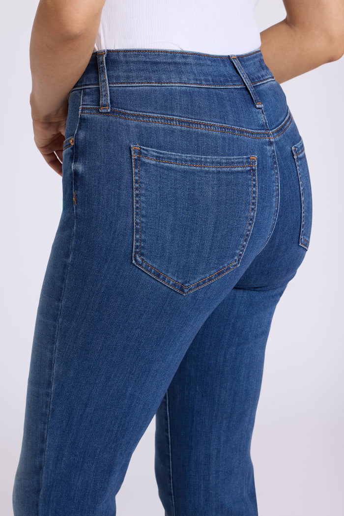 Marilyn Straight Jeans In Tall - Elm