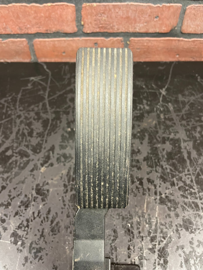11-25 GRAND CHEROKEE DURANGO GAS ACCELERATOR THROTTLE PEDAL OEM 52124785AF