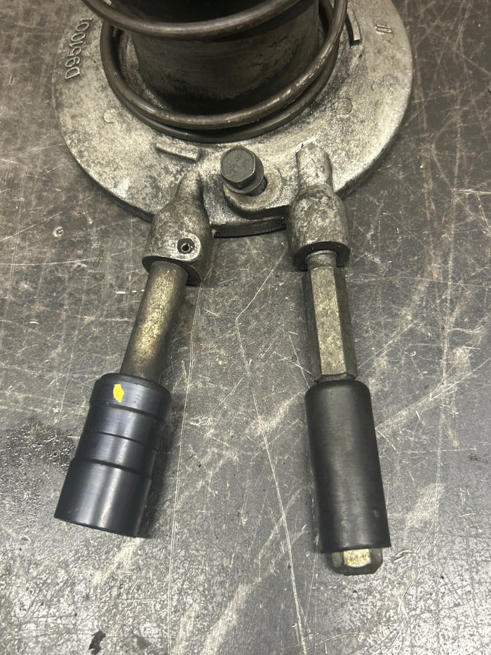 1992-2010 Dodge CHRYSLER OEM  Viper-Clutch Slave Cylinder 5037357AB