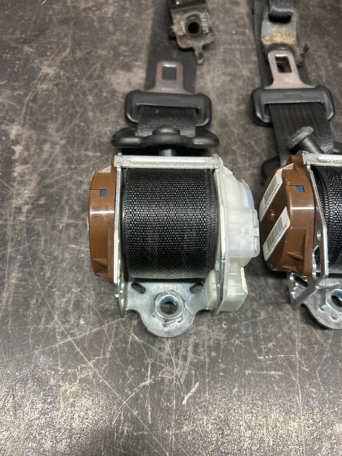 2014-2018 JEEP GRAND CHEROKEE SRT OEM REAR OUTER SEATBELT RETRACTOR SET PAIR