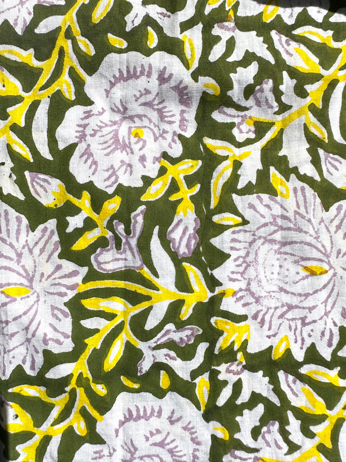 White Dahlia / small