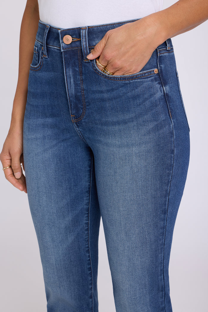 Barbara Bootcut Jeans In Petite - Elm
