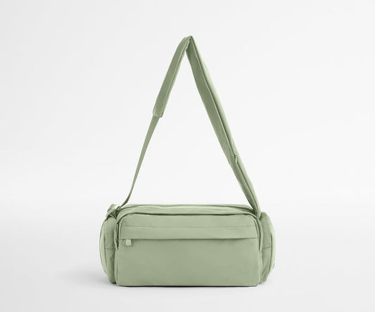 Front view of the Featherlight Cargo Pack with the handle up