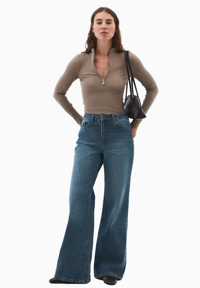 High Neck T-Shirt With Zipper Detail - DESERT TAUPE