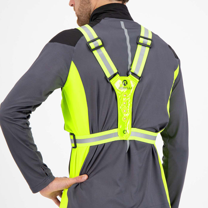 Rogelli Led-Vest verlichting hardlopen fluor gedragen achterkant.