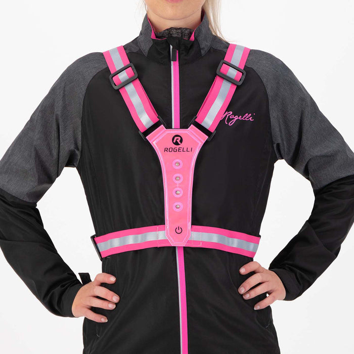 Rogelli Led-Vest verlichting hardlopen roze gedragen voorkant.
