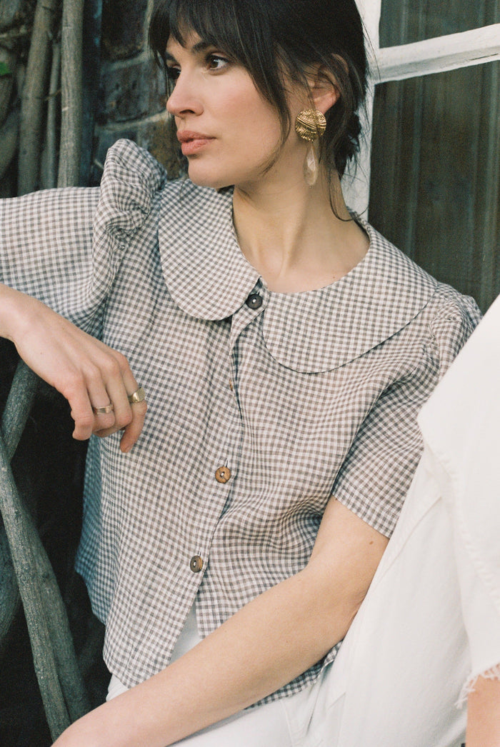 Má + Lin Frances Linen Cropped Blouse  - Fawn Gingham