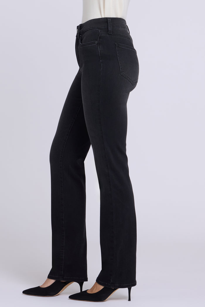 Marilyn Straight Jeans In Petite - Helleborus
