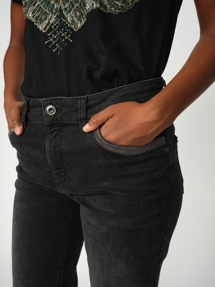 Modelshot / Dark Grey / Detail