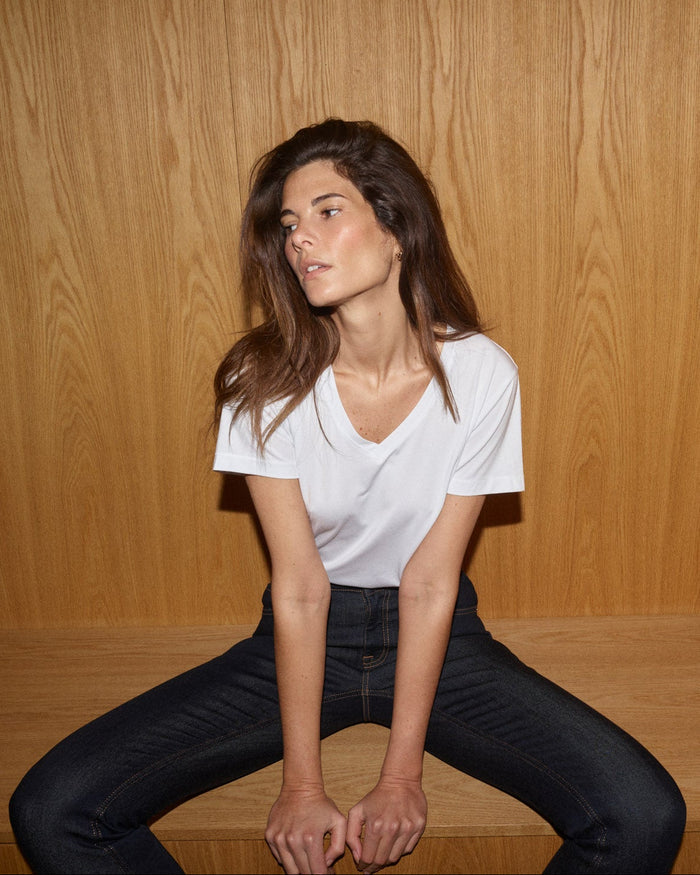 Modelshot / White / Detail