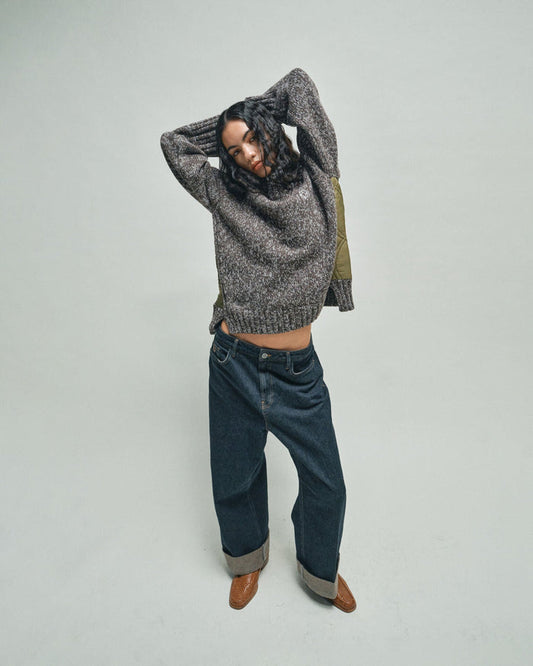 Modelshot / Dark Blue / Detail