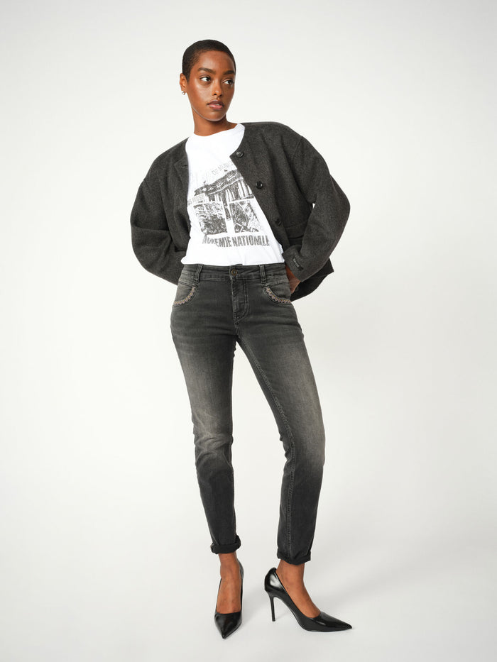 Modelshot / Grey / Detail