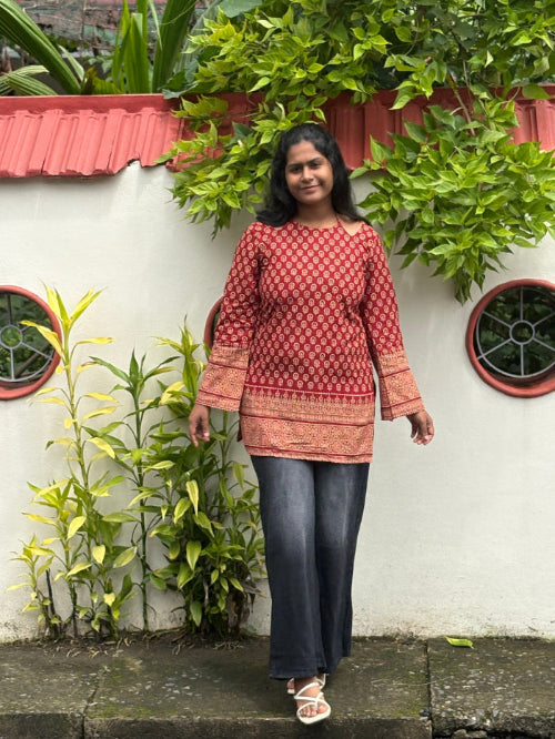 Red butta Corset back kurti