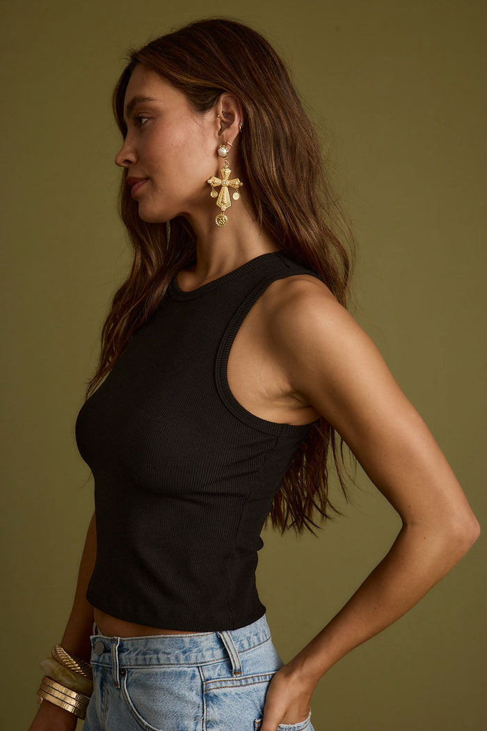 Sarrah Black Ribbed Tank styled in a complete look from an alternate angle.