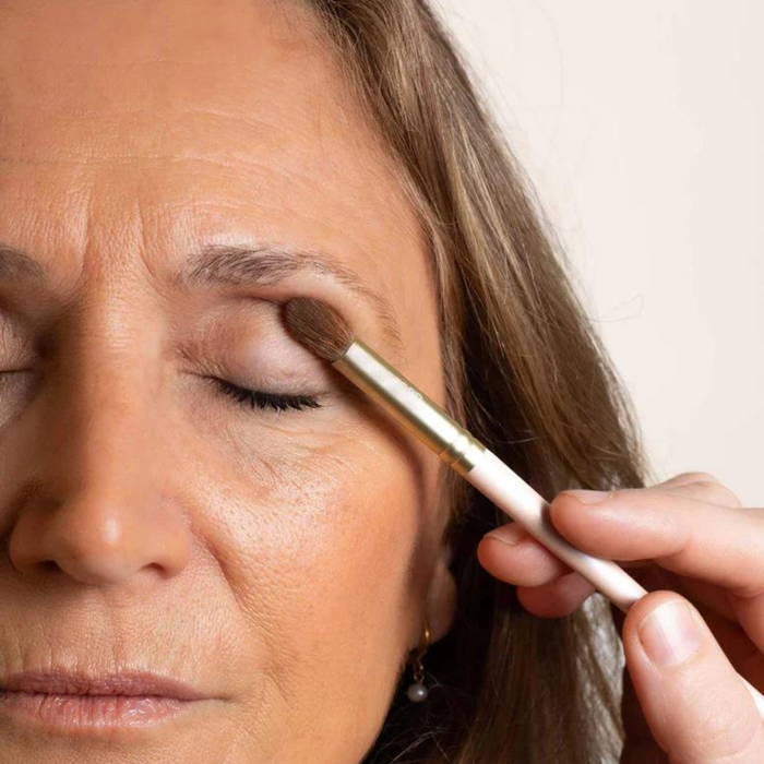 Go-For-Zero-Australia-Scoop-Whole-Beauty-Australia-Vegan-Round-Eyeshadow-Brush-Styled