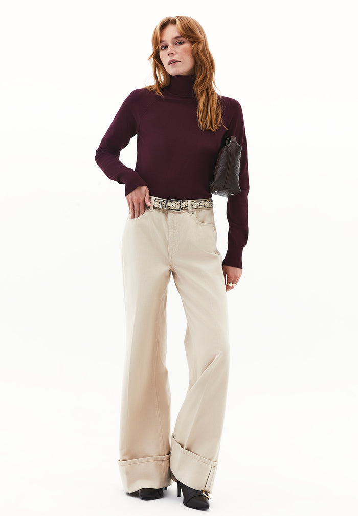 Slim Fit Turtleneck Knitwear - WINETASTING