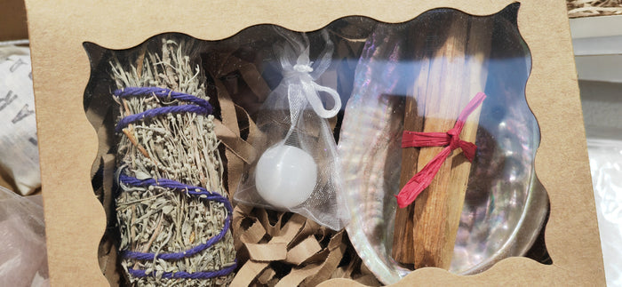 Earthstore® Smudge Kit incl desert Sage, Abalone,Palo Santo, selenite and incense