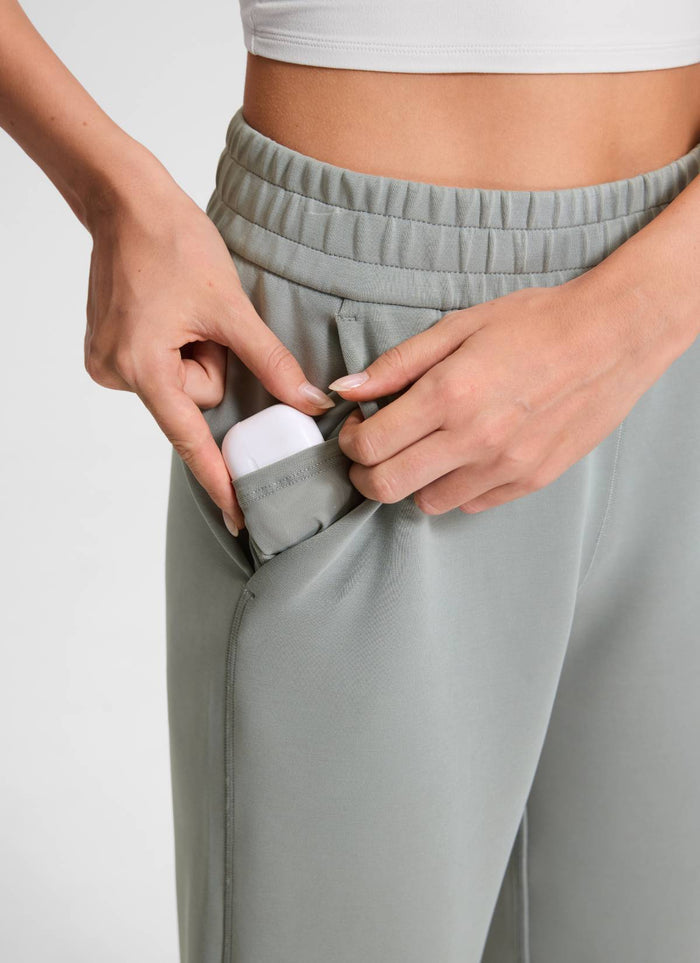 CRZ YOGA Women's SoftAura Casual High Rise Pocket Sweatpant 24" Sterling