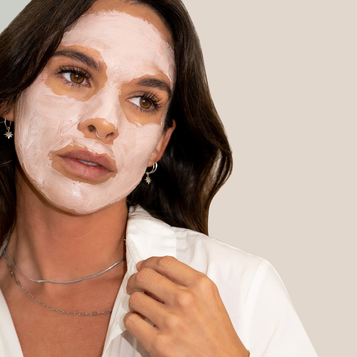 Go-For-Zero-Australia-Stray-Willow-Australia-Peach-Tea-Clay-Face-Mask-Model