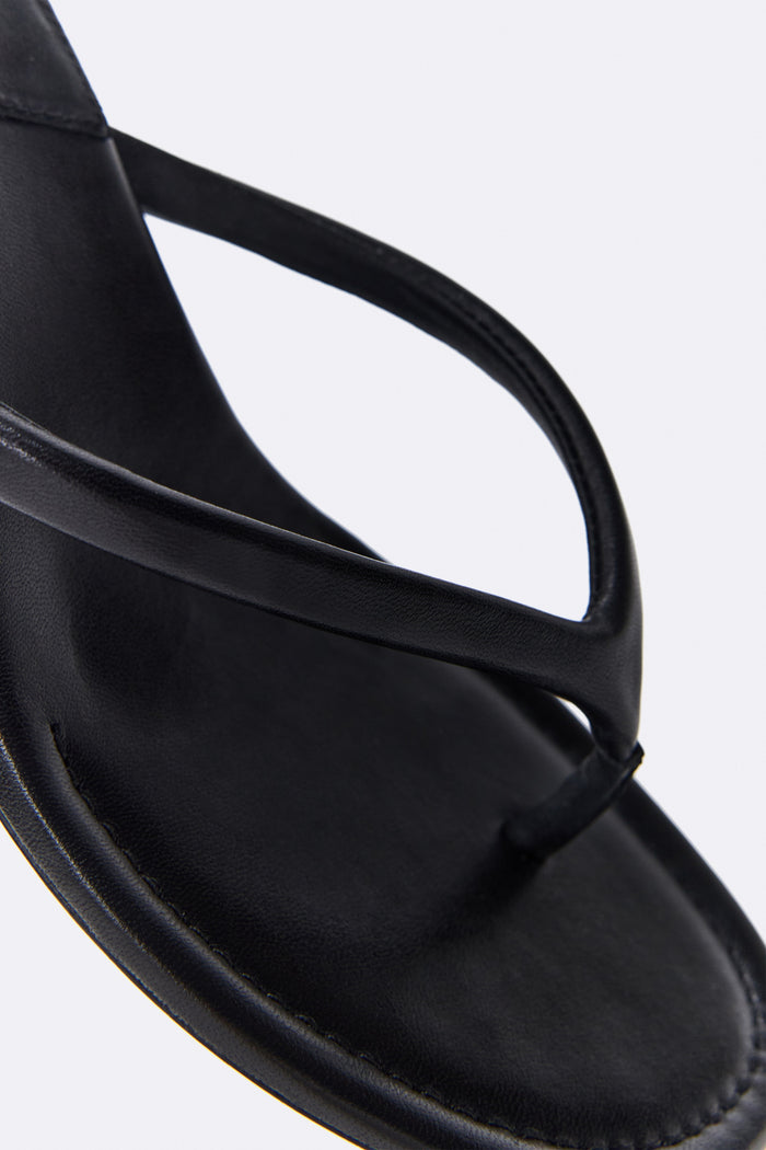 Suki Thong Sandal in Black