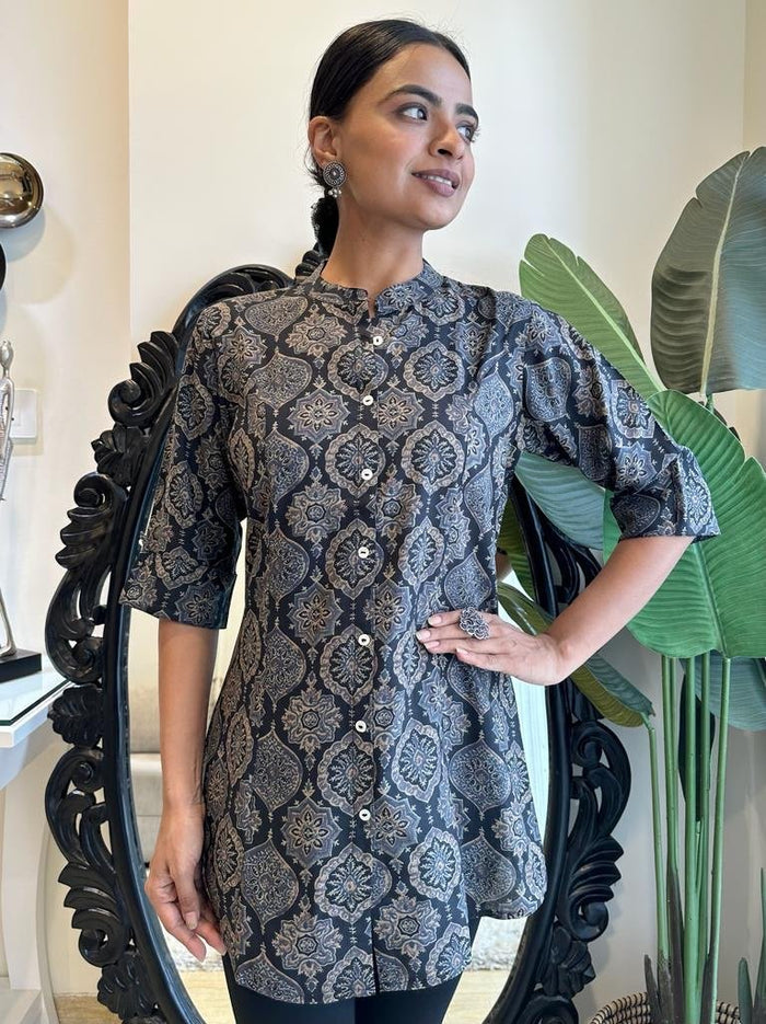 Weekend Rayon Short Kurta- Navy Jaal