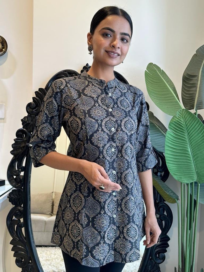 Weekend Rayon Short Kurta- Navy Jaal