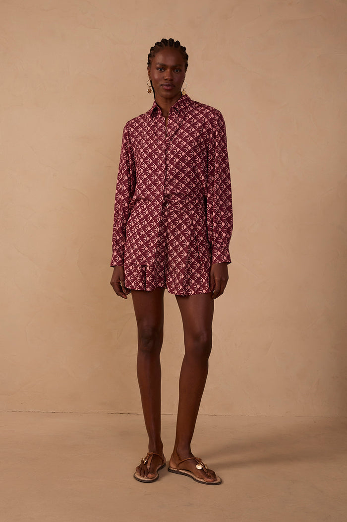 Wine Floriluz Pleated Pockets Shorts_1