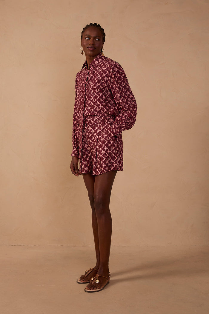 Wine Floriluz Pleated Pockets Shorts_2