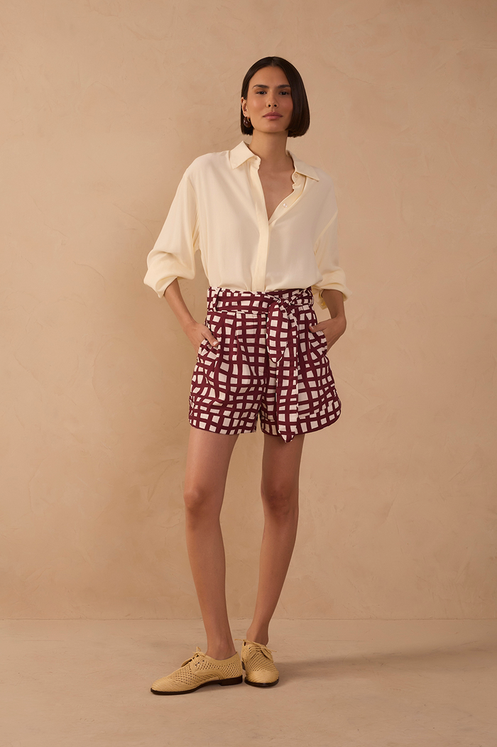 Wine Trama Pockets Belted Shorts_1
