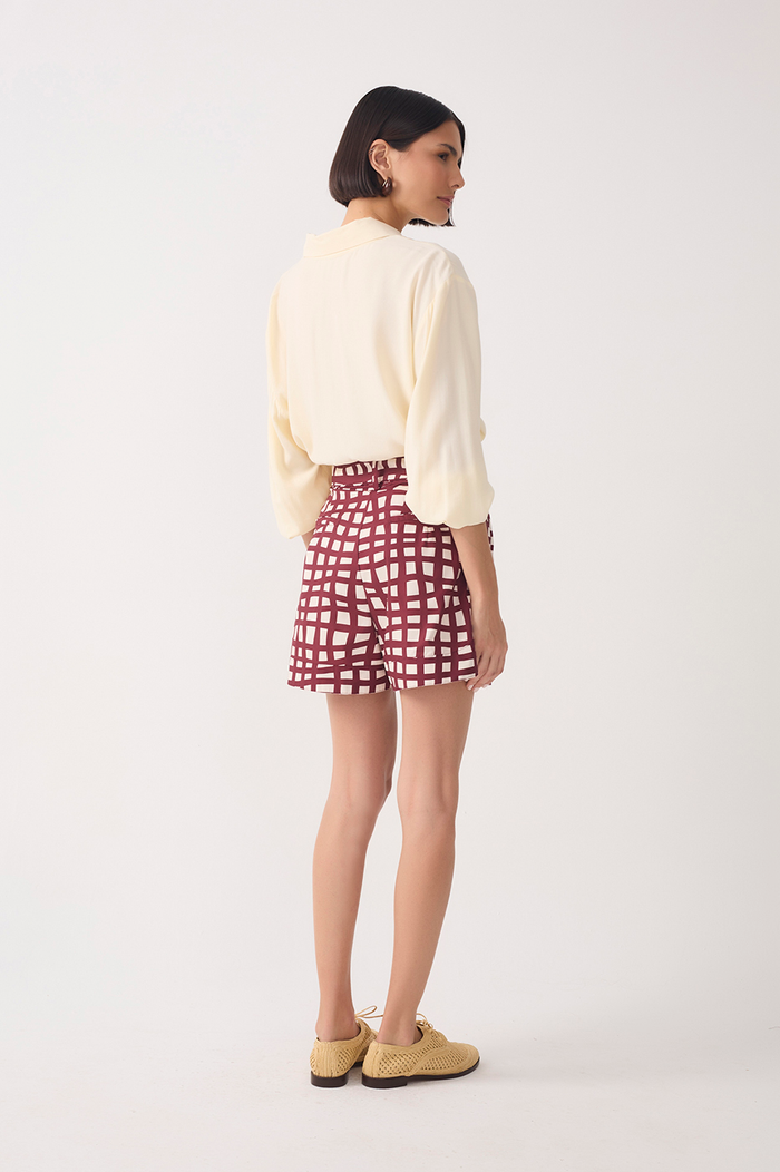 Wine Trama Pockets Belted Shorts_5